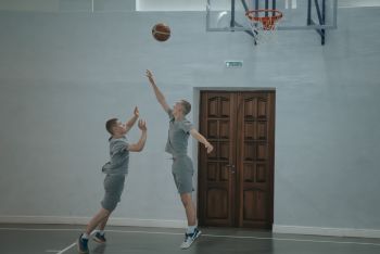 Сегодня в институте курсанты второго курса активно заряжаются энергией и настраиваются на продуктивную работу