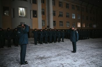 Учебная неделя началась с построения