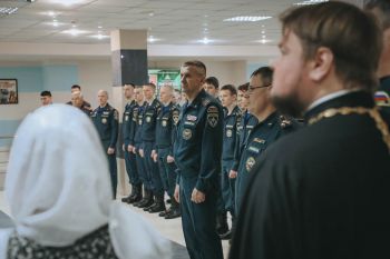 В Уральском институте ГПС МЧС России проходит духовно-нравственная выставка «Литургия с Патриархом» В Уральском институте ГПС МЧС России проходит духовно-нравственная выставка «Литургия с Патриархом»