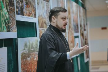 В Уральском институте ГПС МЧС России проходит духовно-нравственная выставка «Литургия с Патриархом» В Уральском институте ГПС МЧС России проходит духовно-нравственная выставка «Литургия с Патриархом»