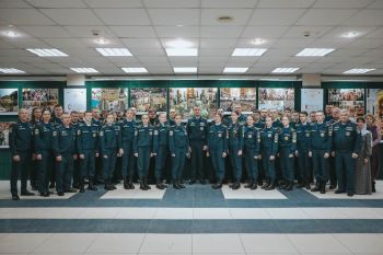 В Уральском институте ГПС МЧС России проходит духовно-нравственная выставка «Литургия с Патриархом» В Уральском институте ГПС МЧС России проходит духовно-нравственная выставка «Литургия с Патриархом»