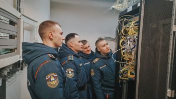 Курсанты и студенты выпускного курса института приняли участие в выездном учебном занятии на базе Ельцин-центра Курсанты и студенты выпускного курса института приняли участие в выездном учебном занятии на базе Ельцин-центра