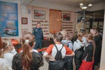 Уральский институт ГПС МЧС России открывает двери для школьников