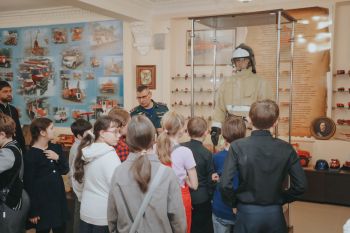 Воспитанники воскресной школы посетили институт