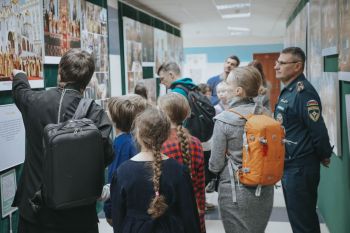 Воспитанники воскресной школы посетили институт