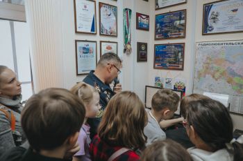 Воспитанники воскресной школы посетили институт