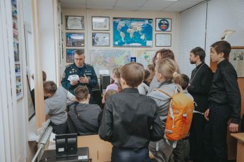 Воспитанники воскресной школы посетили институт