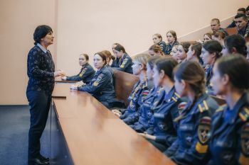 В Уральском институте ГПС МЧС России прошла профориентационная встреча с выпускниками