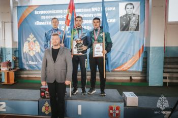 Команда Уральского института ГПС МЧС России по пожарно-спасательному спорту стала серебряным призером на Всероссийских соревнованиях в Омске