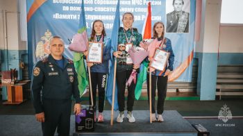 Команда Уральского института ГПС МЧС России по пожарно-спасательному спорту стала серебряным призером на Всероссийских соревнованиях в Омске