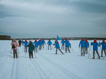 На лыжню — с огоньком: сотрудники Уральского института ГПС МЧС приняли участие в «Лыжне России-2026» На лыжню — с огоньком: сотрудники Уральского института ГПС МЧС приняли участие в «Лыжне России-2026»