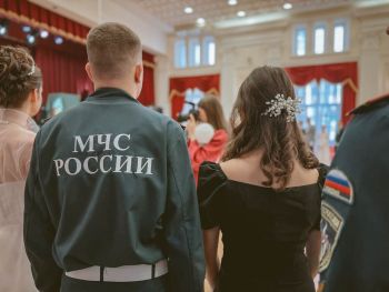 Обучающиеся Уральского института ГПС МЧС России приняли участие в молодёжном Сретенском балу Обучающиеся Уральского института ГПС МЧС России приняли участие в молодёжном Сретенском балу