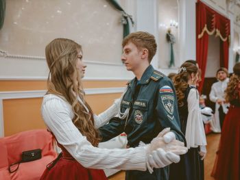 Обучающиеся Уральского института ГПС МЧС России приняли участие в молодёжном Сретенском балу Обучающиеся Уральского института ГПС МЧС России приняли участие в молодёжном Сретенском балу
