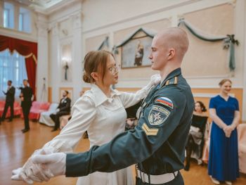 Обучающиеся Уральского института ГПС МЧС России приняли участие в молодёжном Сретенском балу Обучающиеся Уральского института ГПС МЧС России приняли участие в молодёжном Сретенском балу