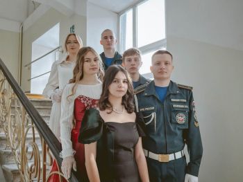 Обучающиеся Уральского института ГПС МЧС России приняли участие в молодёжном Сретенском балу Обучающиеся Уральского института ГПС МЧС России приняли участие в молодёжном Сретенском балу