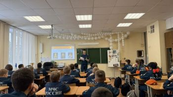 Личный состав института поздравил кадетов с праздником - Днем кадета и провел профориентационную встречу