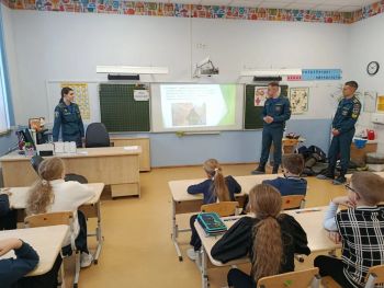 Личный состав института поздравил кадетов с праздником - Днем кадета и провел профориентационную встречу