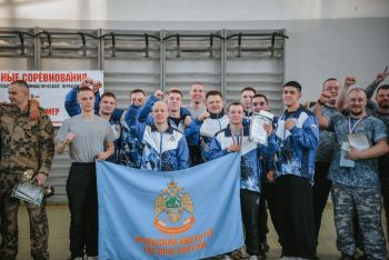 Курсанты института приняли участие в соревнованиях в Уральском юридическом институте МВД России