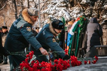 Память героев почтили у памятника Георгию Жукову