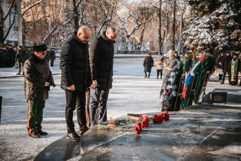 Память героев почтили у памятника Георгию Жукову