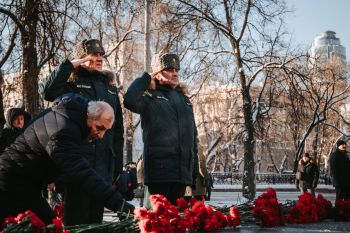 Память героев почтили у памятника Георгию Жукову