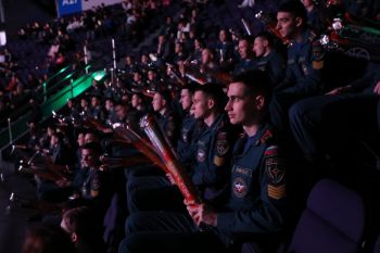 Оркестр института выступил на баскетбольном матче в честь праздника