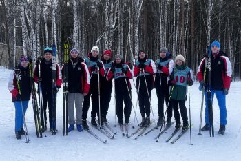 Зимний драйв и патриотизм: в Уральском институте МЧС России прошли лыжные гонки в честь Дня защитника Отечества