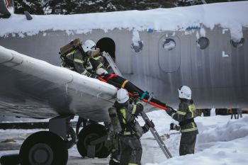 На территории учебно-спасательного центра Большое Седельниково  института прошли комплексные пожарно-тактические учения