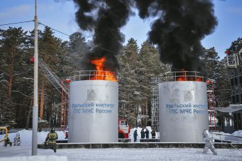 На территории учебно-спасательного центра Большое Седельниково  института прошли комплексные пожарно-тактические учения