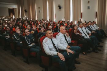 В Уральском институте ГПС МЧС России прошел праздничный концерт, посвященный Международному женскому дню