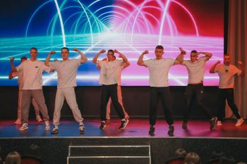 В Международный женский день в Уральском институте МЧС России прошел праздничный концерт для прекрасной половины курсантов