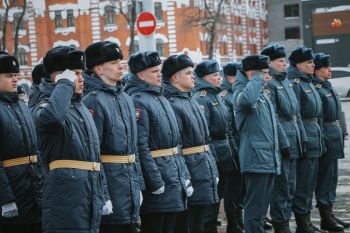 Личный состав института почтил память уральских добровольцев