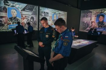 ️Личный состав института принял участие в открытии выставки «Знание.Герои»