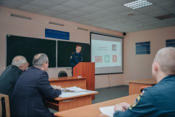 В институте прошел круглый стол «Научный дебют»