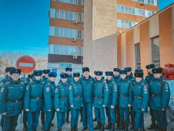 Курсанты и студенты института изучили техническое обслуживание первичных средств пожаротушения