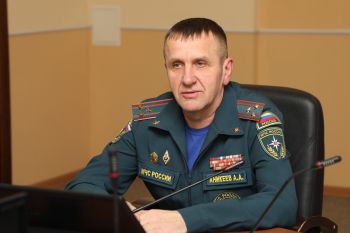 Торжественная встреча начальника института с хоккейной командой «Огненный щит» Торжественная встреча начальника института с хоккейной командой «Огненный щит»