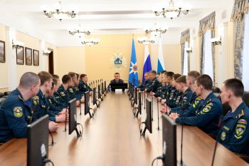 Торжественная встреча начальника института с хоккейной командой «Огненный щит» Торжественная встреча начальника института с хоккейной командой «Огненный щит»