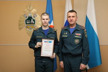 Торжественная встреча начальника института с хоккейной командой «Огненный щит» Торжественная встреча начальника института с хоккейной командой «Огненный щит»