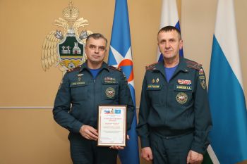 Торжественная встреча начальника института с хоккейной командой «Огненный щит» Торжественная встреча начальника института с хоккейной командой «Огненный щит»