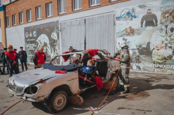 В Екатеринбурге определили лучшую команду по проведению аварийно спасательных работ при ДТП в 2026 году В Екатеринбурге определили лучшую команду по проведению аварийно спасательных работ при ДТП в 2026 году