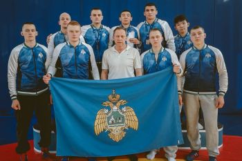 Курсанты и студенты Уральского института ГПС МЧС России — призёры Спартакиады по самбо Курсанты и студенты Уральского института ГПС МЧС России — призёры Спартакиады по самбо