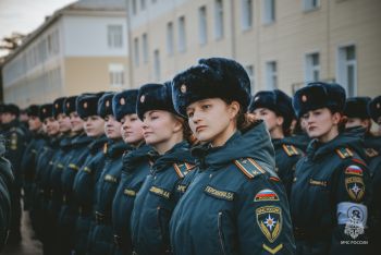 Слаженность шага и единство цели: парадный расчёт Уральского института ГПС МЧС России провел первую совместную тренировку с силовыми структурами Екатеринбургского гарнизона