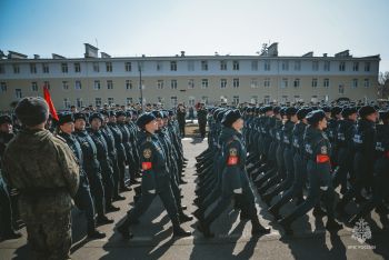Слаженность шага и единство цели: парадный расчёт Уральского института ГПС МЧС России провел первую совместную тренировку с силовыми структурами Екатеринбургского гарнизона