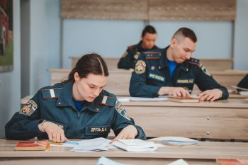 Сдача государственного экзамена слушателями и студентами Уральского института ГПС МЧС России