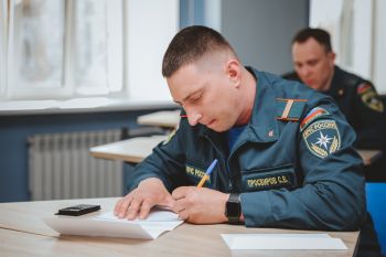 Сдача государственного экзамена слушателями и студентами Уральского института ГПС МЧС России