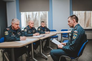 Сдача государственного экзамена слушателями и студентами Уральского института ГПС МЧС России