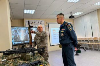 Укрепляя межведомственные связи: начальник Уральского института ГПС МЧС России Алексей Аникеев обсудил с директором филиала Центра «Воин» Сергеем Платуновым вопросы сетевого обучения и подготовки кадров