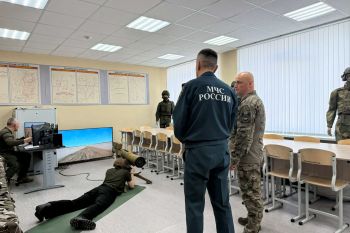 Укрепляя межведомственные связи: начальник Уральского института ГПС МЧС России Алексей Аникеев обсудил с директором филиала Центра «Воин» Сергеем Платуновым вопросы сетевого обучения и подготовки кадров