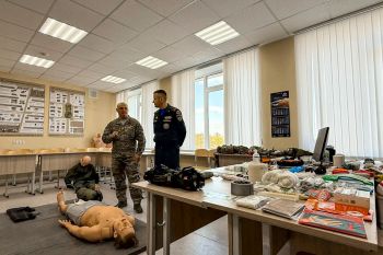 Укрепляя межведомственные связи: начальник Уральского института ГПС МЧС России Алексей Аникеев обсудил с директором филиала Центра «Воин» Сергеем Платуновым вопросы сетевого обучения и подготовки кадров