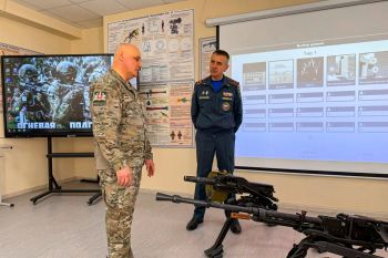 Укрепляя межведомственные связи: начальник Уральского института ГПС МЧС России Алексей Аникеев обсудил с директором филиала Центра «Воин» Сергеем Платуновым вопросы сетевого обучения и подготовки кадров